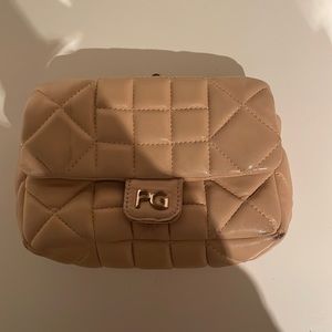 Spanish high end brand, with adjustable double handle. Perfect for any occasion